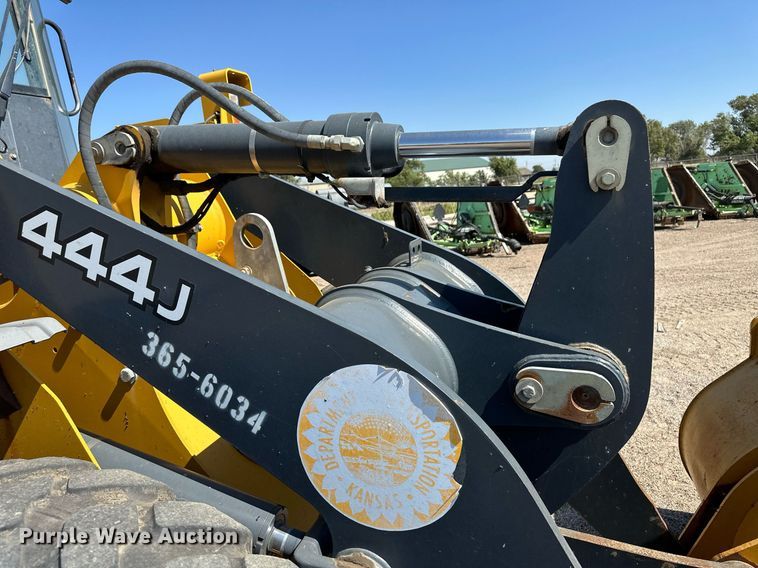 image for item OM9707 2005 John Deere 444J wheel loader