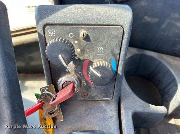 image for item OM9707 2005 John Deere 444J wheel loader