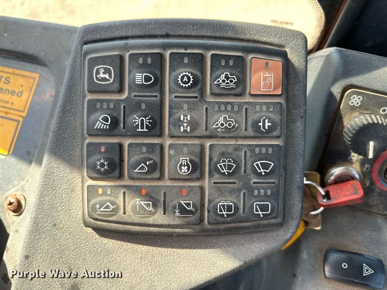 image for item OM9707 2005 John Deere 444J wheel loader