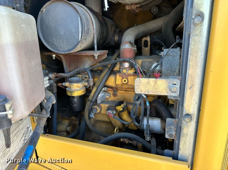 image for item OM9707 2005 John Deere 444J wheel loader