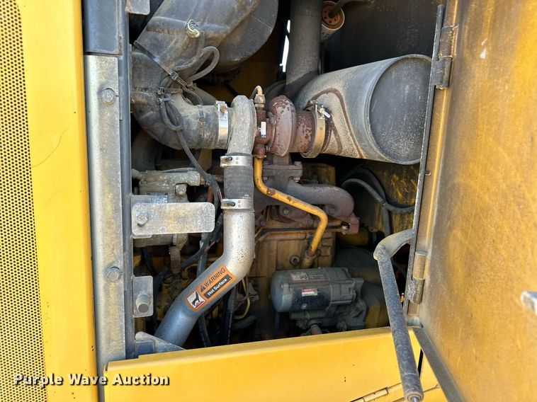 image for item OM9707 2005 John Deere 444J wheel loader