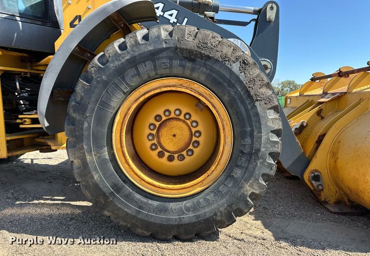 image for item OM9707 2005 John Deere 444J wheel loader