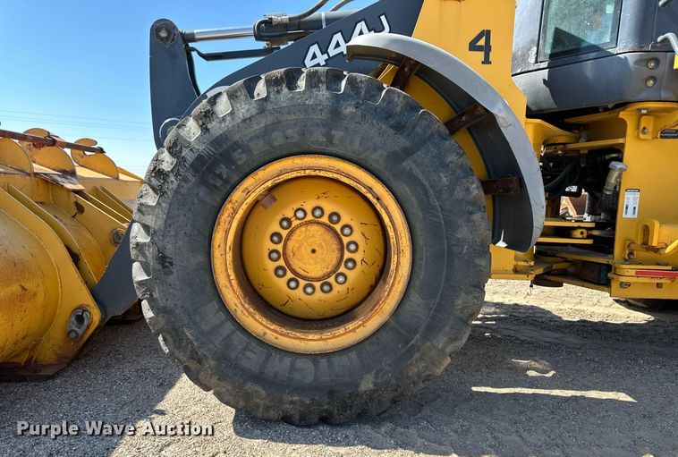 image for item OM9707 2005 John Deere 444J wheel loader