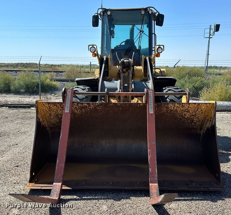image for item OM9708 2006 John Deere 444J wheel loader