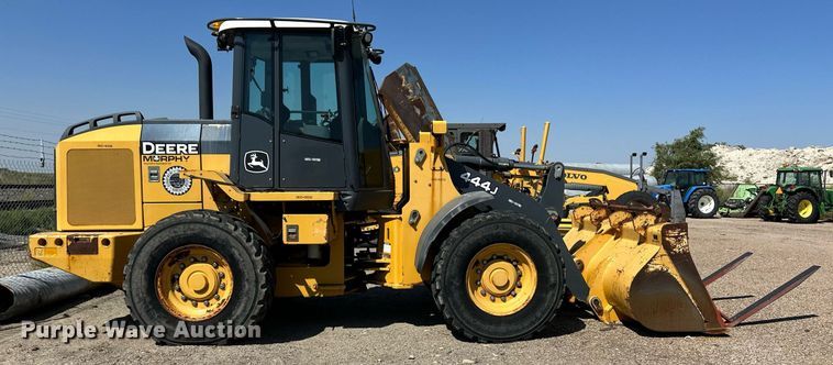 image for item OM9708 2006 John Deere 444J wheel loader