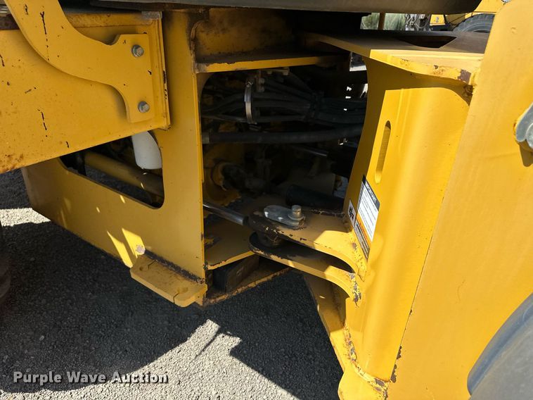 image for item OM9708 2006 John Deere 444J wheel loader