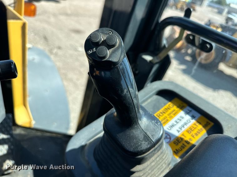 image for item OM9708 2006 John Deere 444J wheel loader