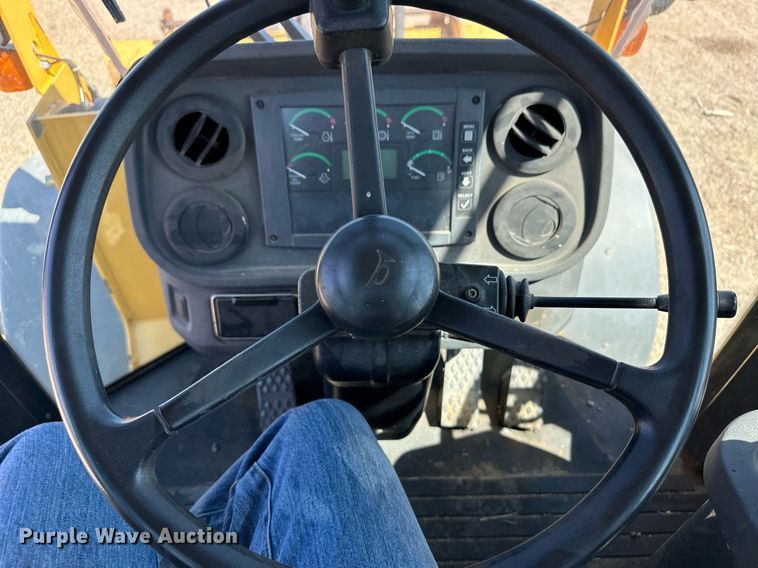 image for item OM9708 2006 John Deere 444J wheel loader