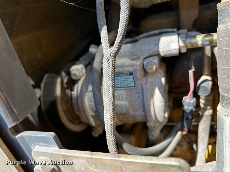 image for item OM9708 2006 John Deere 444J wheel loader