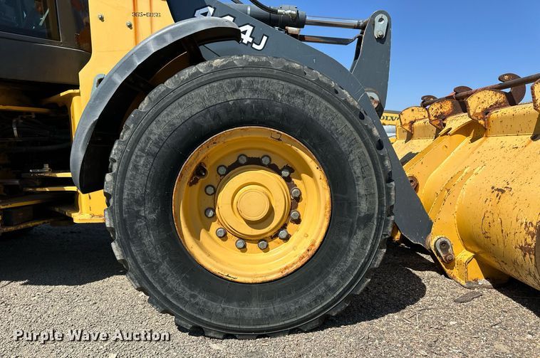 image for item OM9708 2006 John Deere 444J wheel loader