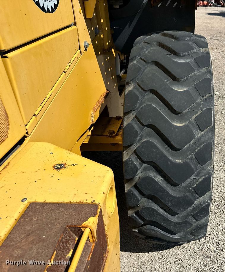 image for item OM9708 2006 John Deere 444J wheel loader