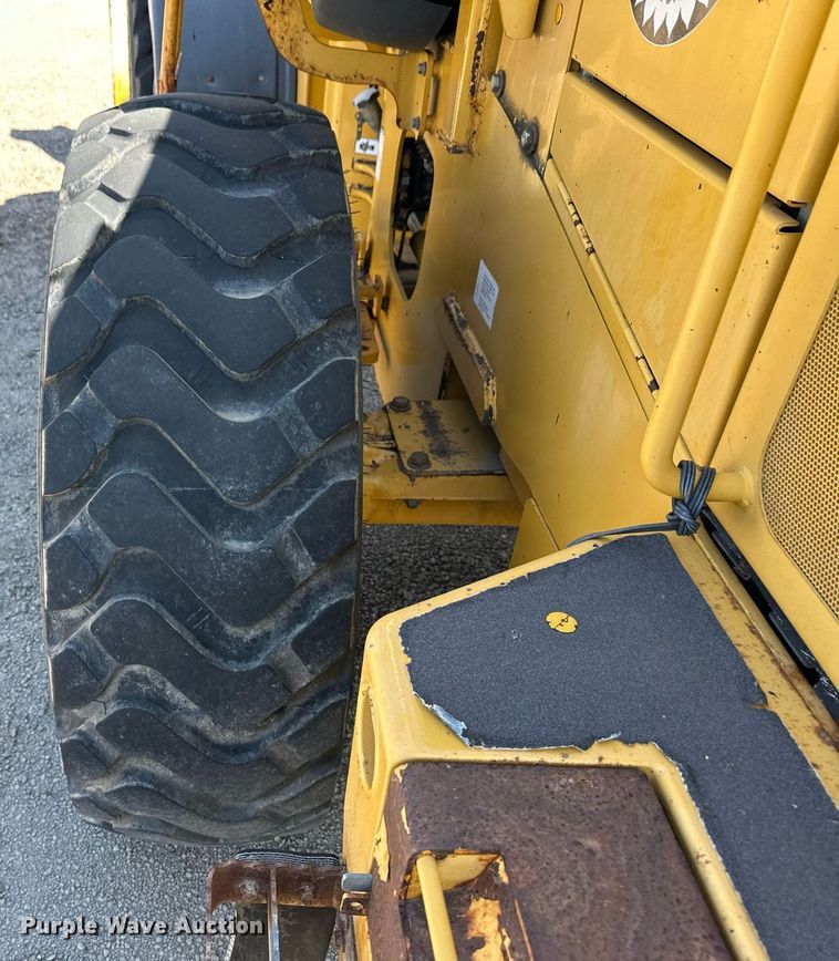 image for item OM9708 2006 John Deere 444J wheel loader