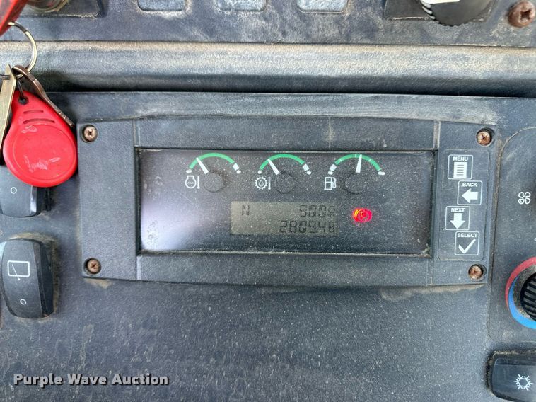 image for item OM9709 2007 John Deere 310J backhoe