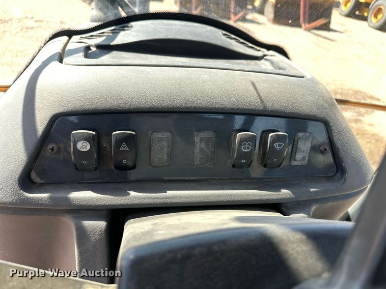 image for item OM9709 2007 John Deere 310J backhoe