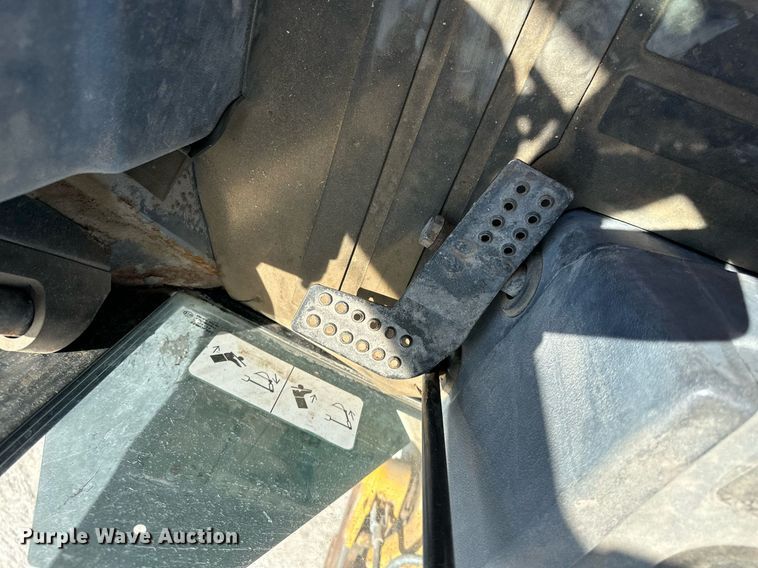 image for item OM9709 2007 John Deere 310J backhoe