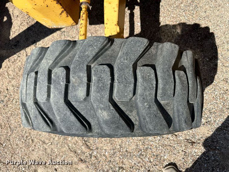 image for item OM9709 2007 John Deere 310J backhoe