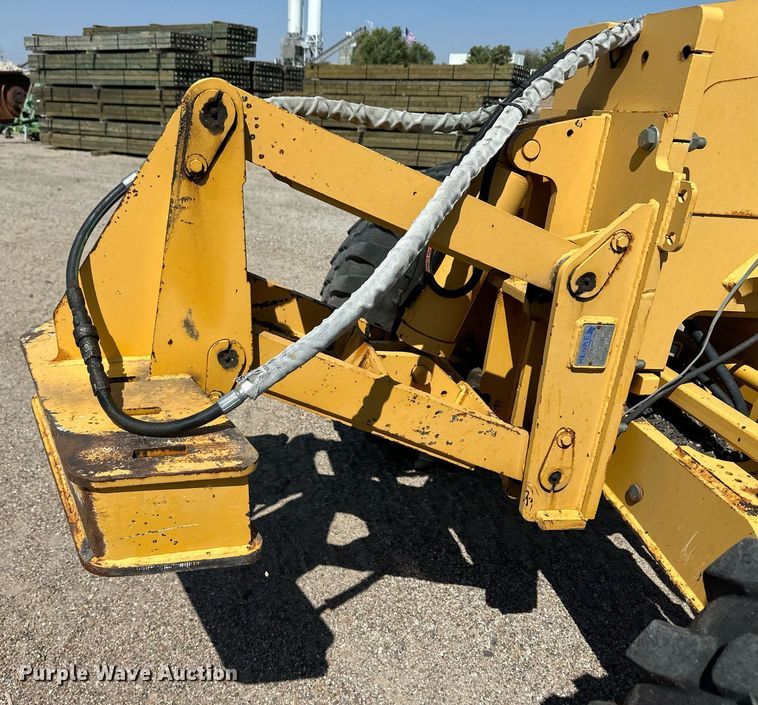 image for item OM9711 2005 John Deere 770D motor grader