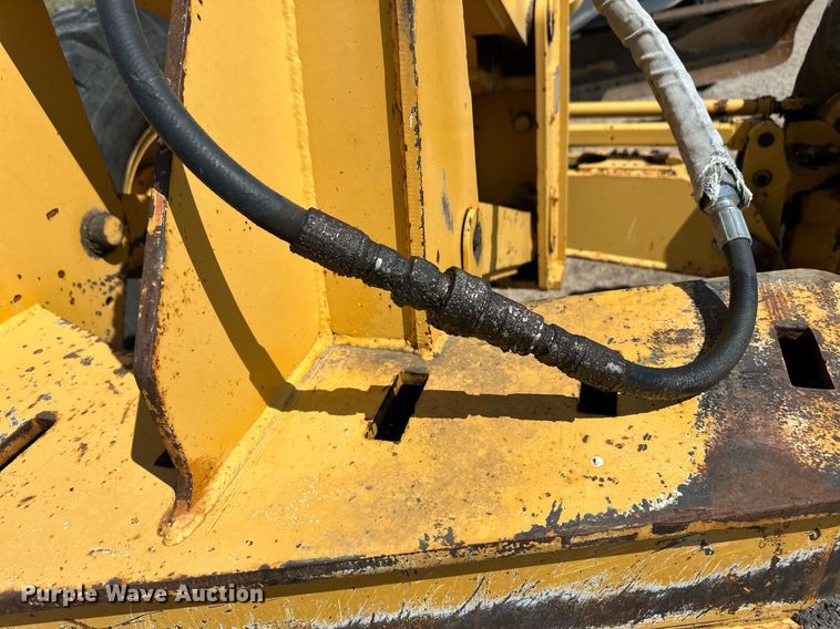 image for item OM9711 2005 John Deere 770D motor grader