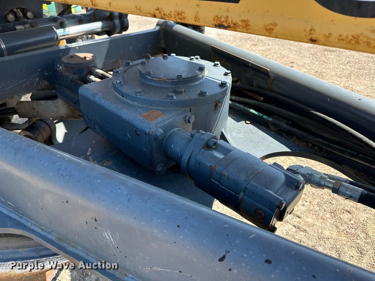 image for item OM9711 2005 John Deere 770D motor grader
