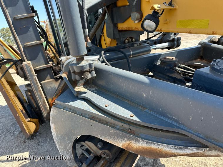 image for item OM9711 2005 John Deere 770D motor grader