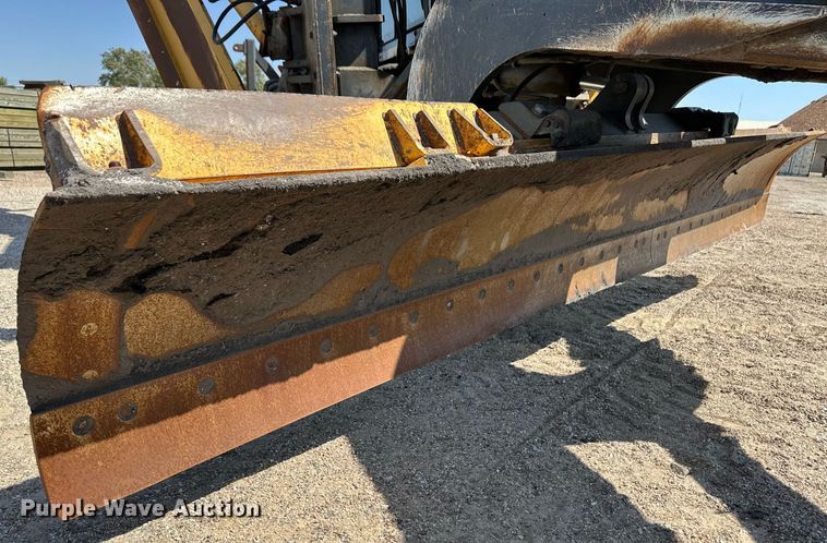 image for item OM9711 2005 John Deere 770D motor grader