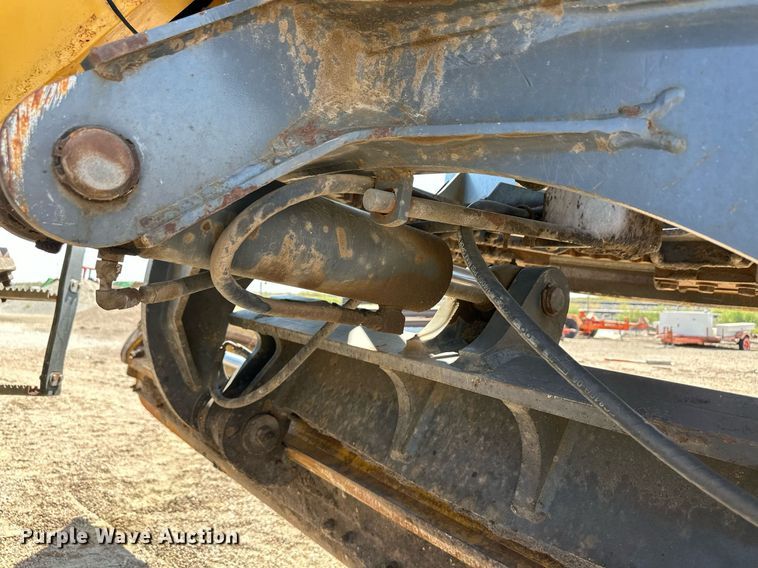 image for item OM9711 2005 John Deere 770D motor grader