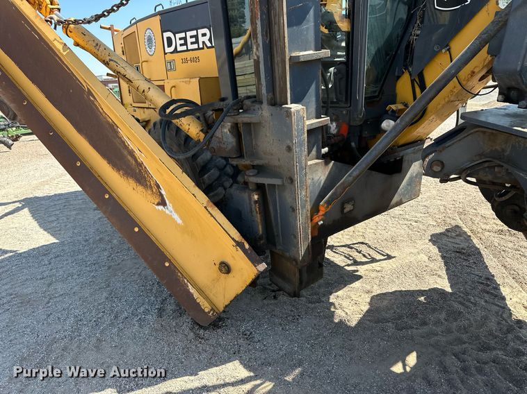 image for item OM9711 2005 John Deere 770D motor grader