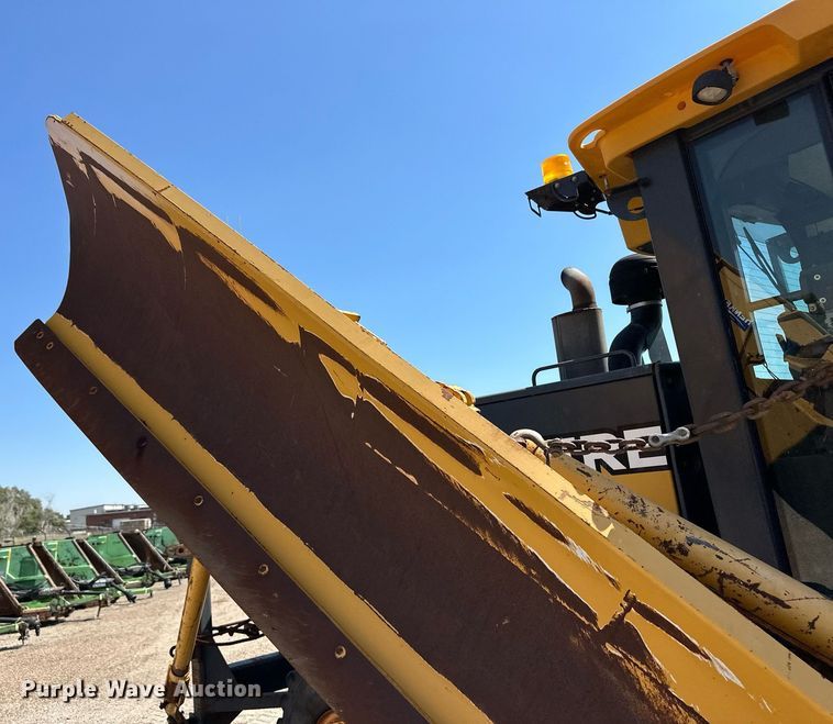 image for item OM9711 2005 John Deere 770D motor grader