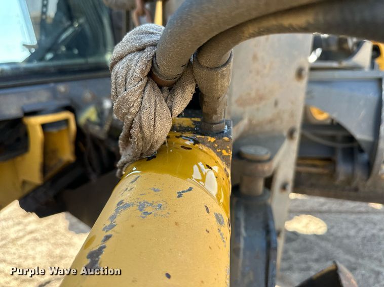 image for item OM9711 2005 John Deere 770D motor grader