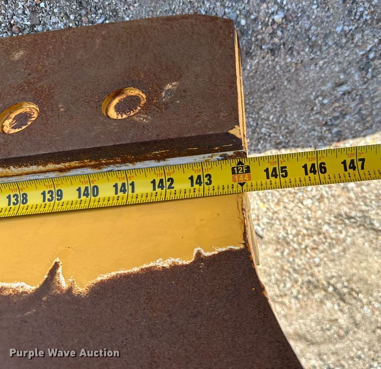 image for item OM9711 2005 John Deere 770D motor grader