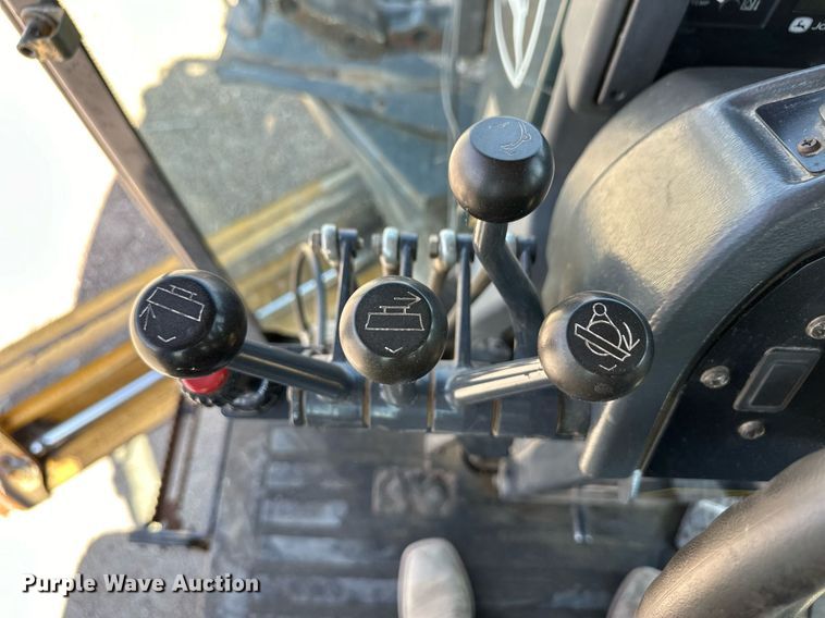 image for item OM9711 2005 John Deere 770D motor grader