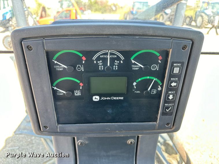 image for item OM9711 2005 John Deere 770D motor grader