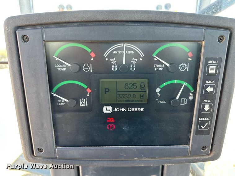 image for item OM9711 2005 John Deere 770D motor grader