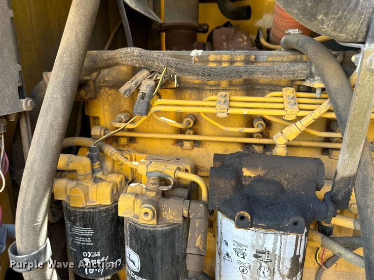 image for item OM9711 2005 John Deere 770D motor grader