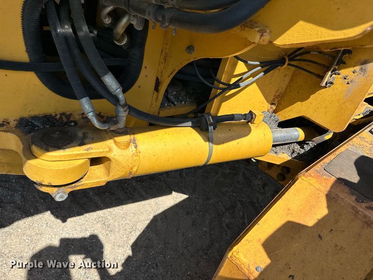 image for item OM9711 2005 John Deere 770D motor grader