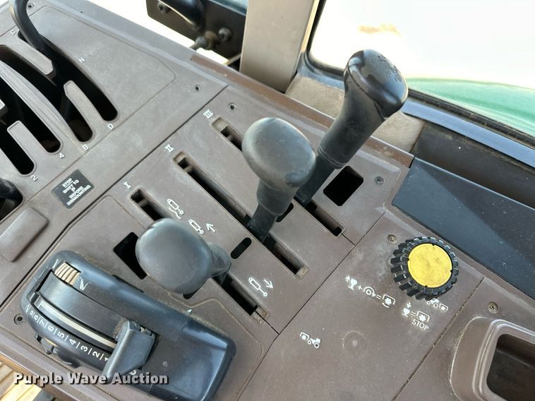 image for item OM9713 2006 John Deere 6415 tractor