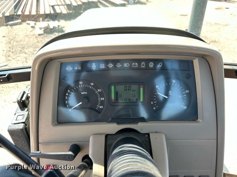 image for item OM9713 2006 John Deere 6415 tractor