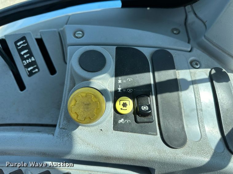 image for item OM9716 2010 New Holland T6030 MFWD tractor