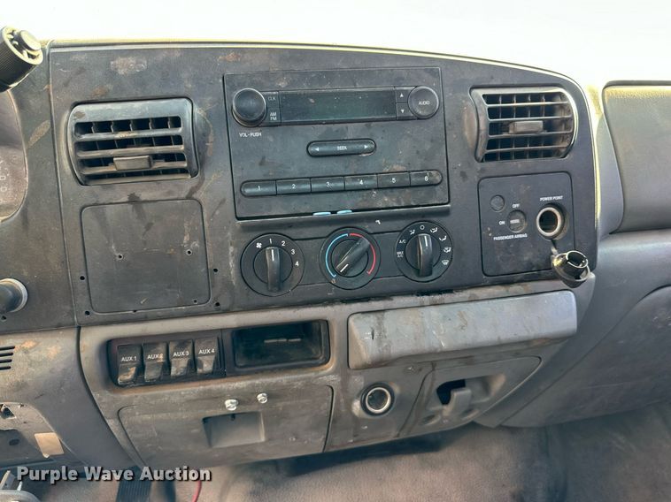 image for item DD3296 2006 Ford F450 Super Duty XL utility / service truck