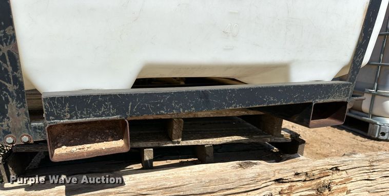 image for item DD3376 Poly tank