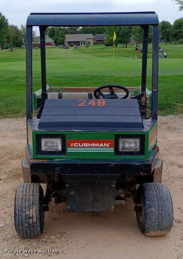 image for item DH1447 1998 Cushman  Turf-Truckster utility vehicle
