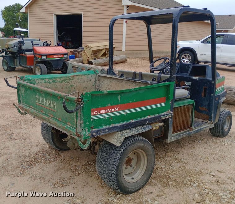 image for item DH1447 1998 Cushman  Turf-Truckster utility vehicle
