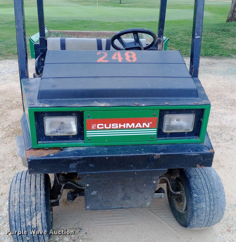 image for item DH1447 1998 Cushman  Turf-Truckster utility vehicle