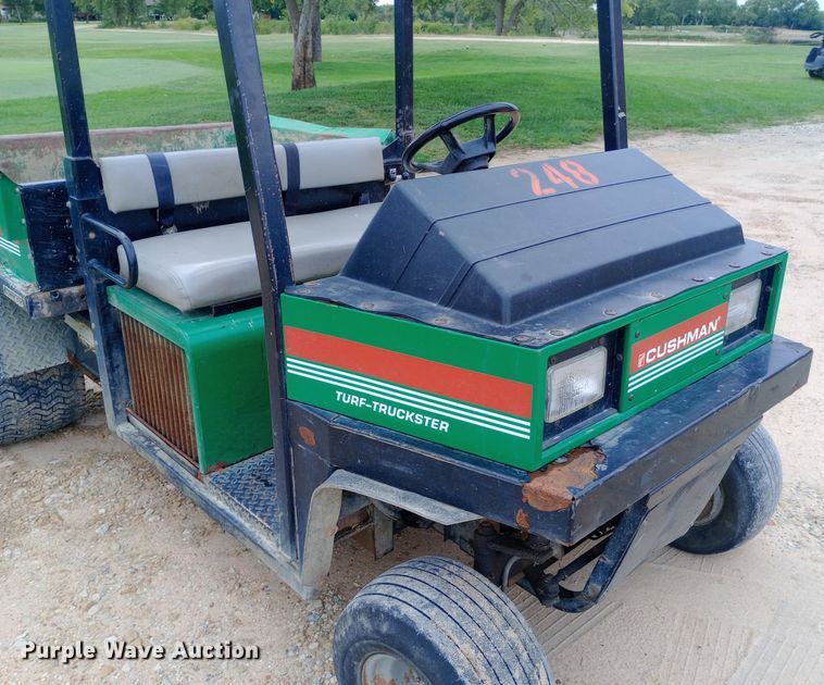 image for item DH1447 1998 Cushman  Turf-Truckster utility vehicle