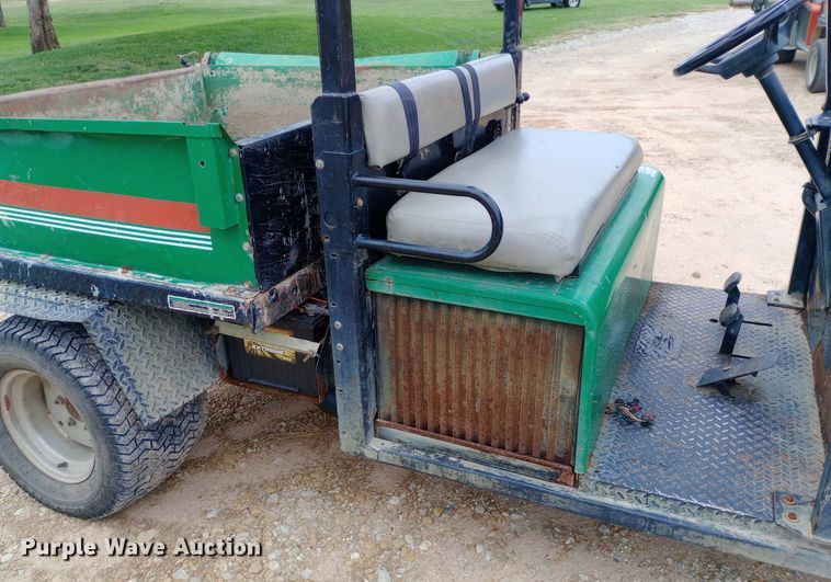 image for item DH1447 1998 Cushman  Turf-Truckster utility vehicle