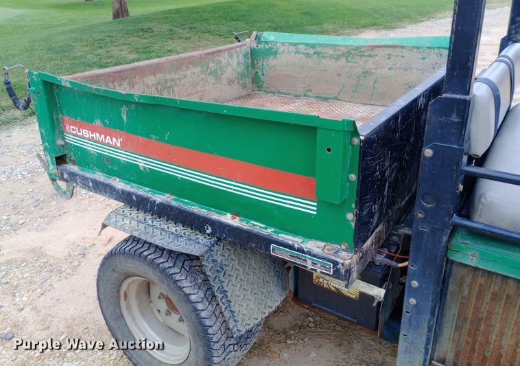 image for item DH1447 1998 Cushman  Turf-Truckster utility vehicle