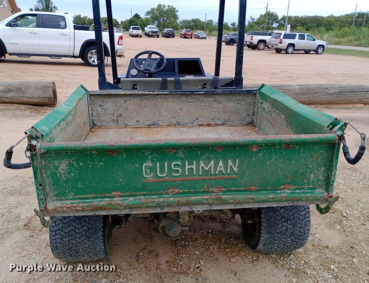 image for item DH1447 1998 Cushman  Turf-Truckster utility vehicle