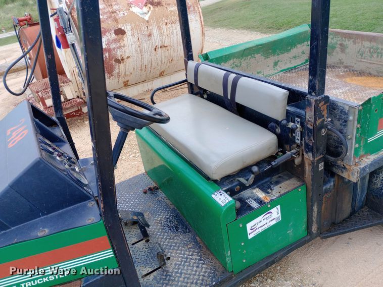 image for item DH1447 1998 Cushman  Turf-Truckster utility vehicle