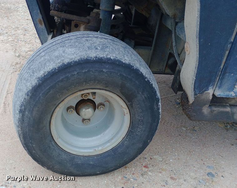 image for item DH1447 1998 Cushman  Turf-Truckster utility vehicle