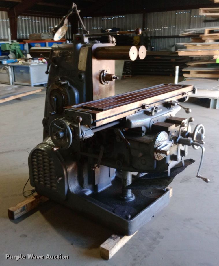 image for item DH1460 Milwaukee Model KM milling machine